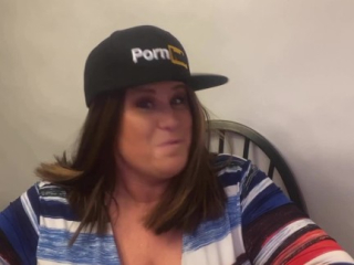 Lisa Sparxxx Unboxing of Pornhub Merch