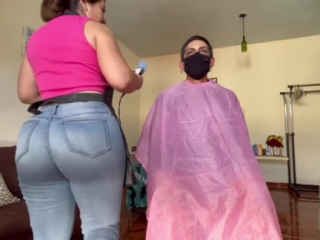 Rico cream pie a peluquera nalgona!