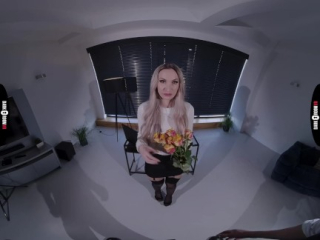 DARK ROOM VR – Office Chick Micky Muffin Knows How Things Are Done