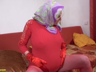 headscarf gilf fucking her tight unshaved cunt deep with a big dildo toy in the ninth month of her pregnancy