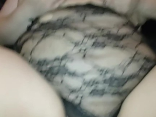 La agarre con las piernas arriba y terminé en sus tetas