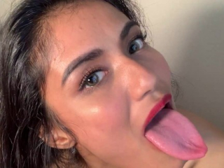 Super Up Close Tongue Fetish *Longest Tongue Ever*