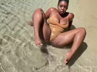 Fit Dominican Slut Gets Reverse Cowgirl Fuck On Public Beach Risk Someone Seeing