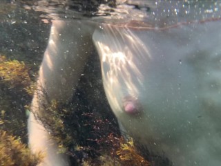 Поймал русалку за мастурбацией, заснял ее прелести под водой в море