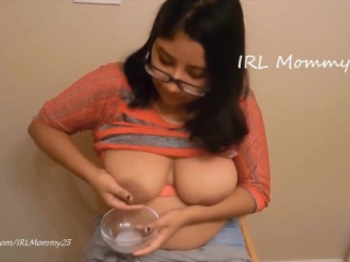 Youtuber milks tits on yt for breastfeeding. Hand express squeezes titty milk