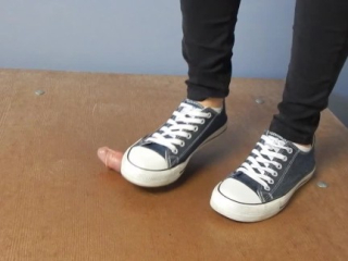 Converse cockcrush and shoejob with cumshot